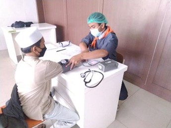 Medical Check Up Pesantren Misbahunur
